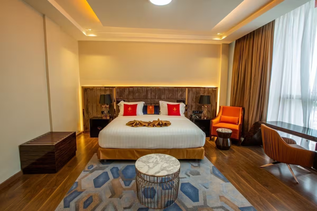 Double Suite (full double bed)