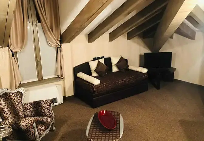 Double Junior Suite (full double bed)