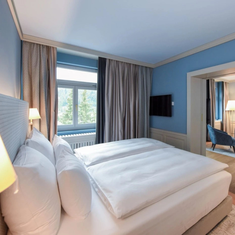 Double Cresta Suite (full double bed)
