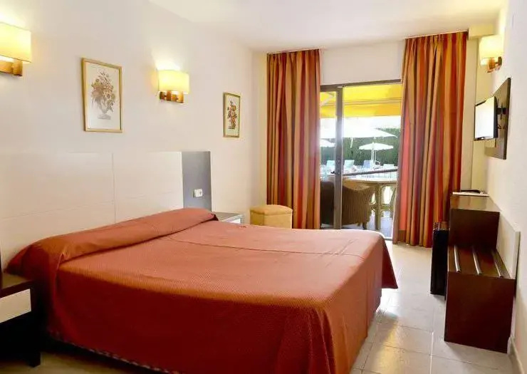 Double Suite (full double bed)
