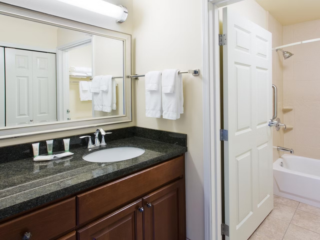 Staybridge Suites Everett-Paine Field by IHG - Chambres