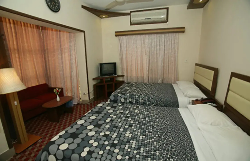 Super deluxe Double room (full double bed)
