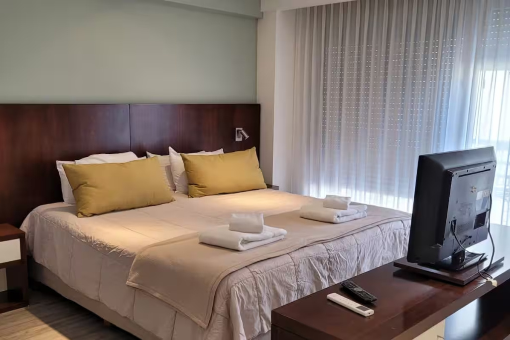 Double Studio (full double bed)