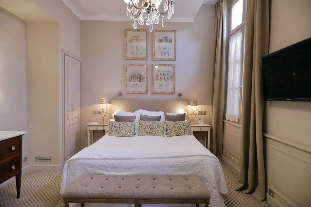 Double Junior Suite (full double bed)