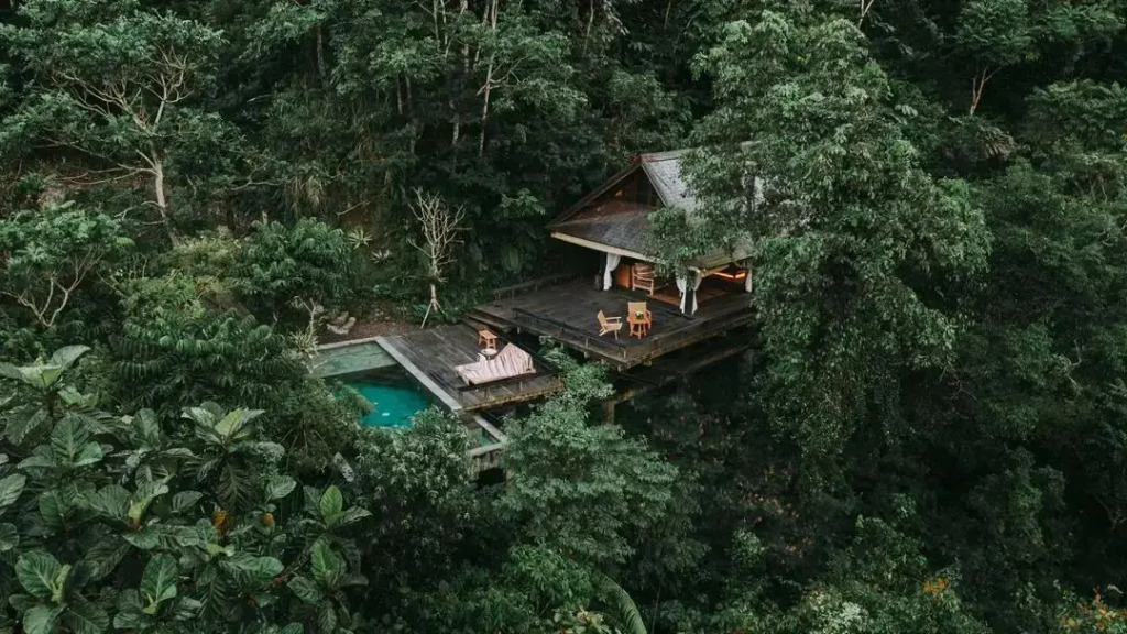 Buahan, A Banyan Tree Escape