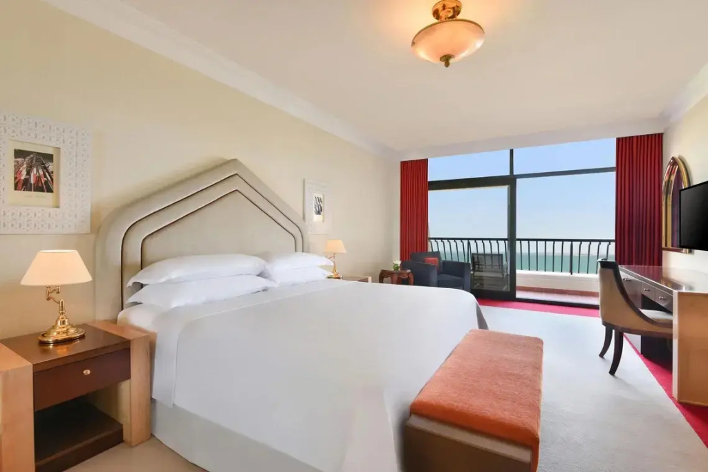 2 Bedrooms Executive Suite with balcony and with sea view