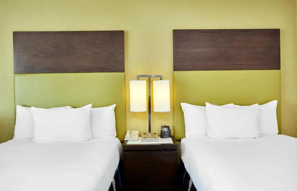 DoubleTree by Hilton Charlotte Gateway Village - Chambres