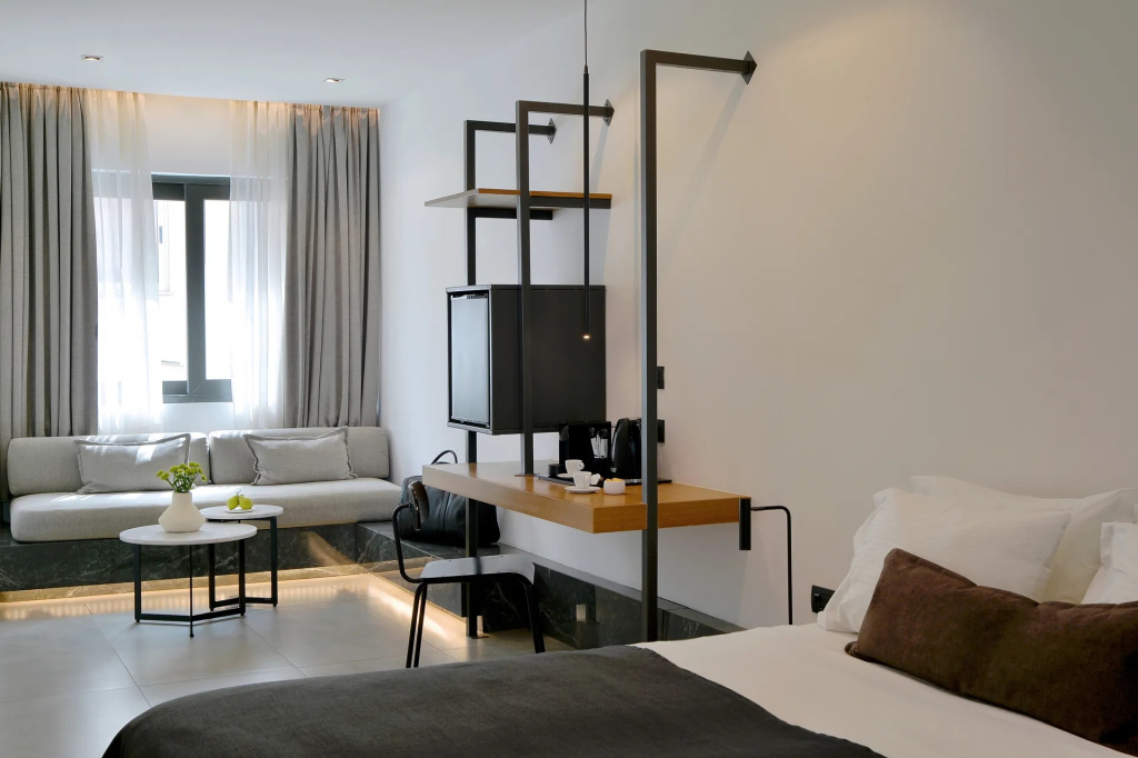 Standard Double room (full double bed)