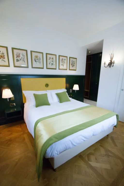 Classic Double room (full double bed)