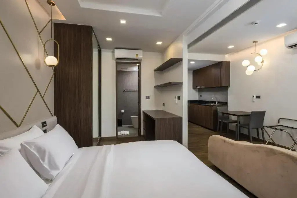 Двухместный номер Deluxe двуспальная кровать в The Proud Karon Beach Phuket Trademark Collection By Wyndham