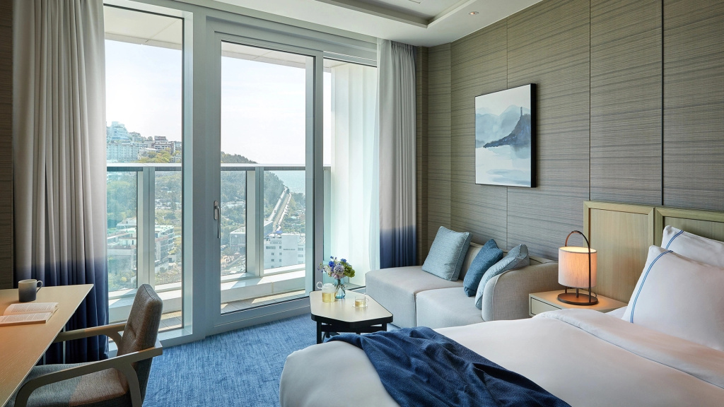 Grand Deluxe Double room with Mipo harbour view (full double bed)