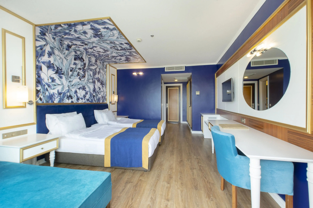 Standard Double room with sea view (full double bed)