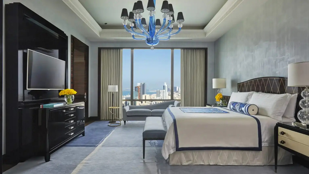 Royal Double Suite full double bed