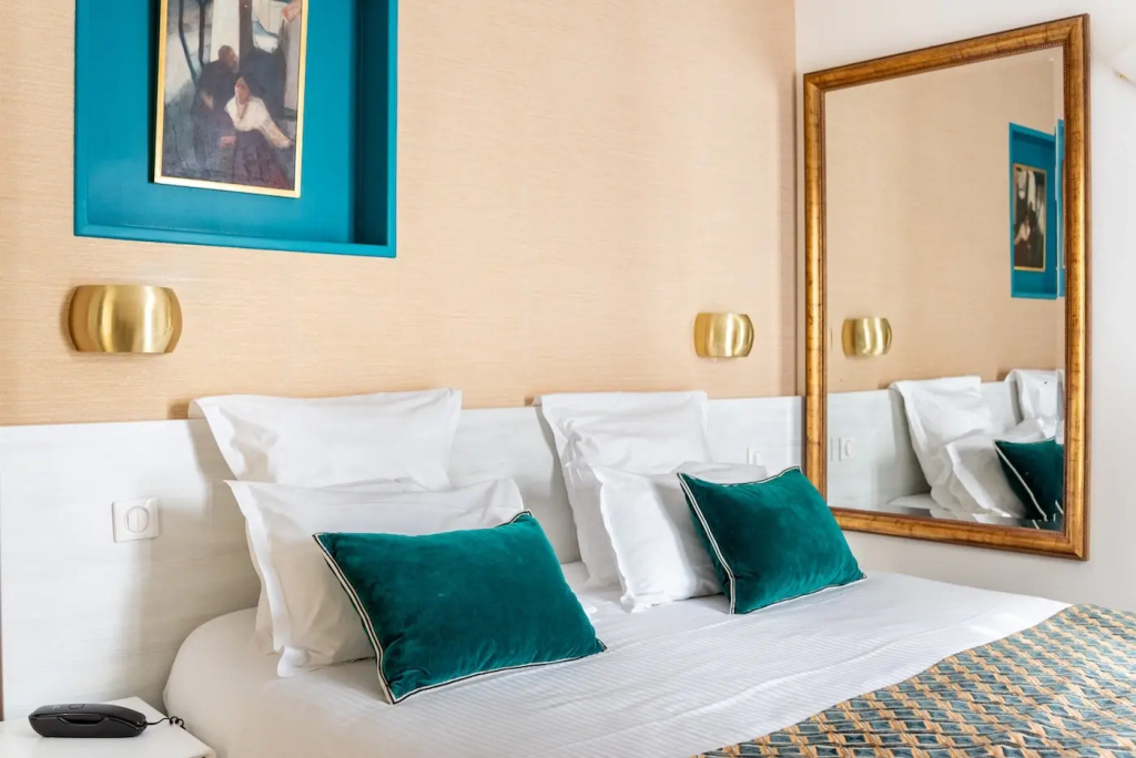 Signature Double room (full double bed)