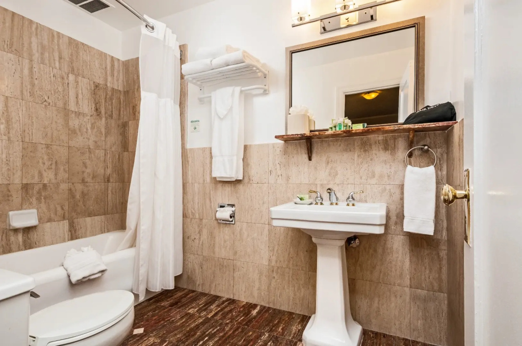 Superior Quadruple room