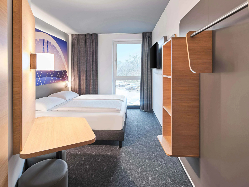 Double room (full double bed)