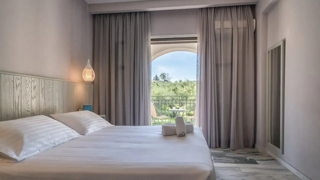 Superior Double room (full double bed)