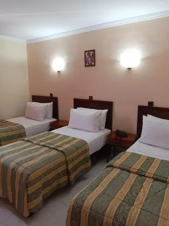 Basic Triple room