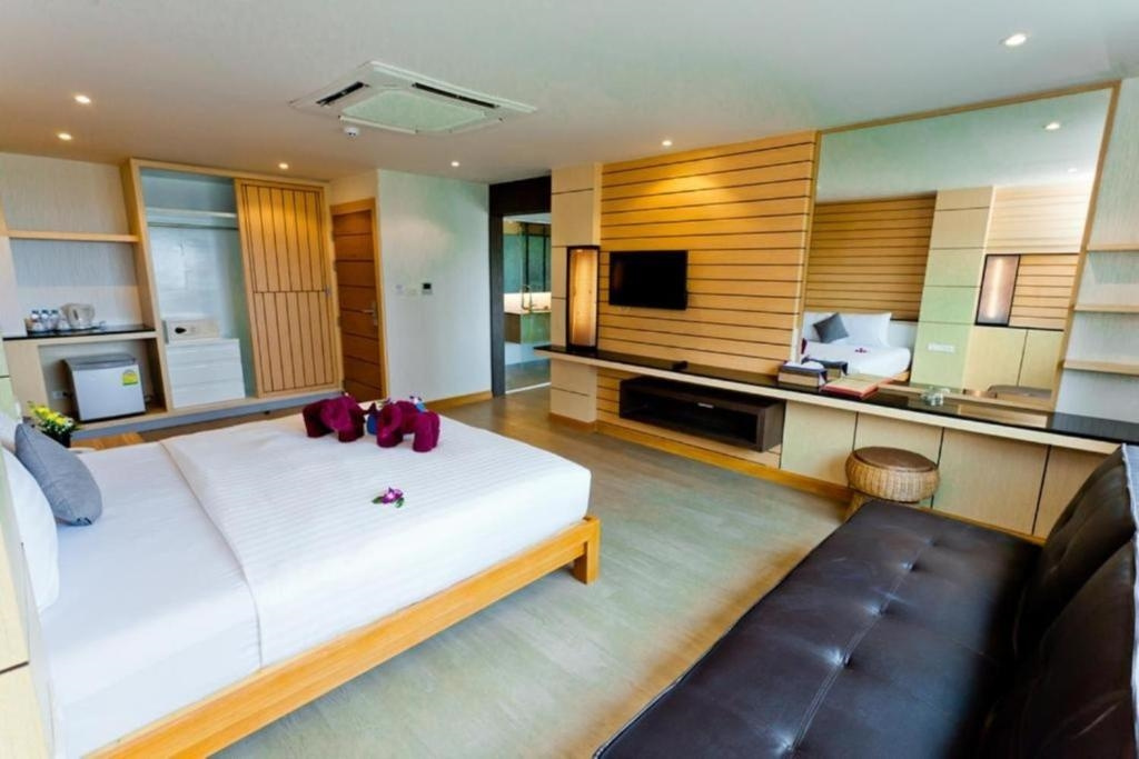 Double Junior Suite with sea view full double bed