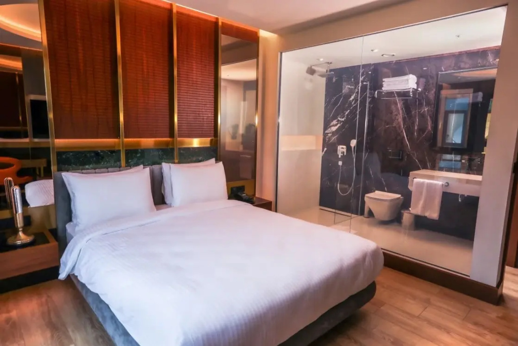 Superior Double room (full double bed)
