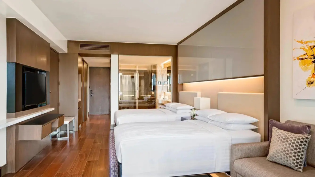 Large Quadruple room