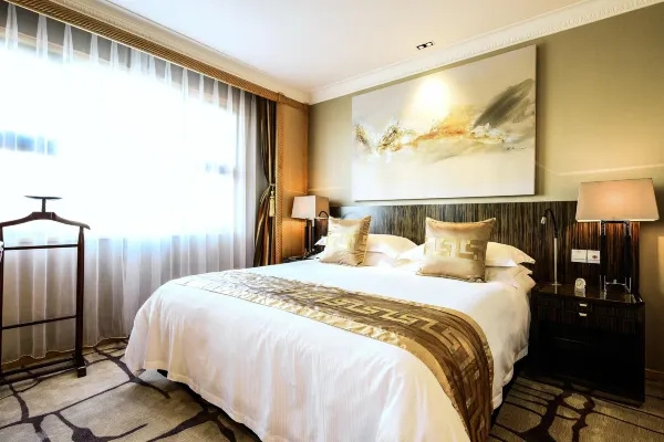 Deluxe Double room (full double bed)