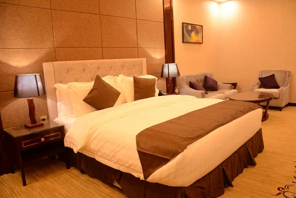 Deluxe Double Suite (full double bed)
