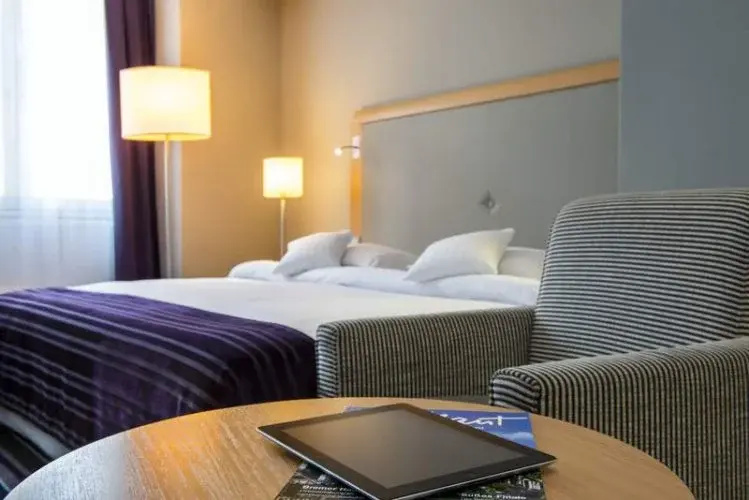 Double Suite (full double bed)