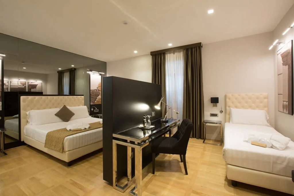 Double Junior Suite (full double bed)