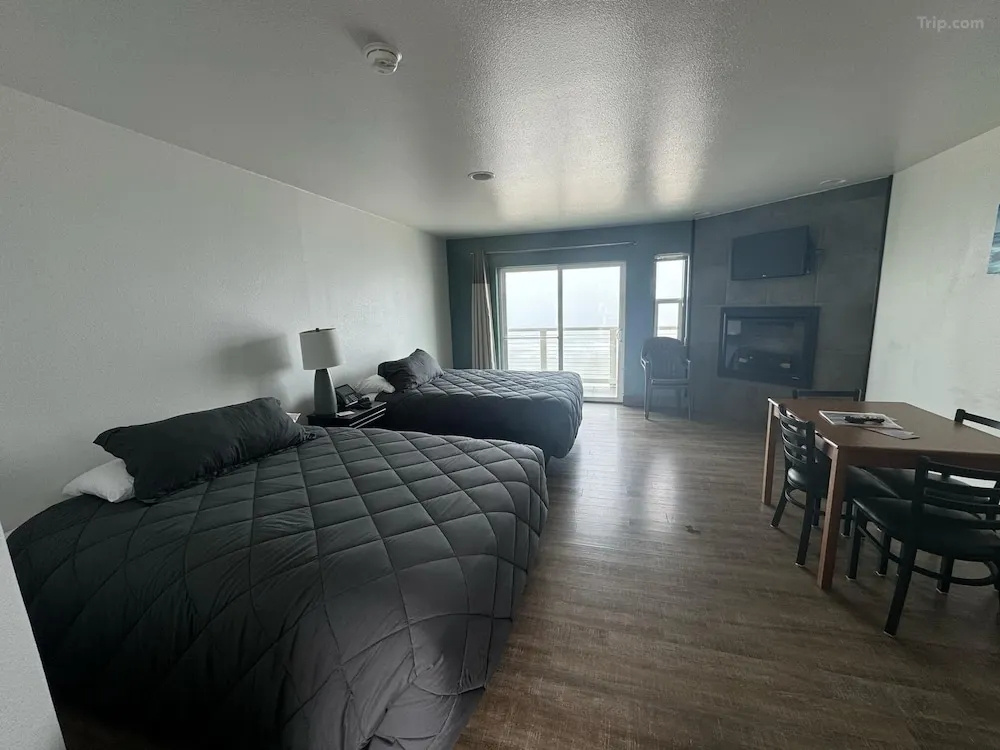 Deluxe Quadruple room with ocean view
