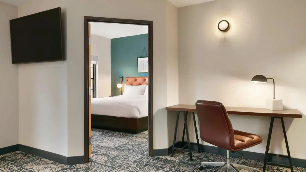 Four Points by Sheraton Raleigh Arena - Chambres