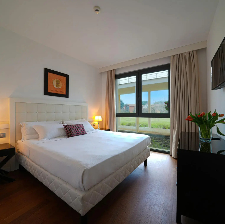 3 Bedrooms Apartment