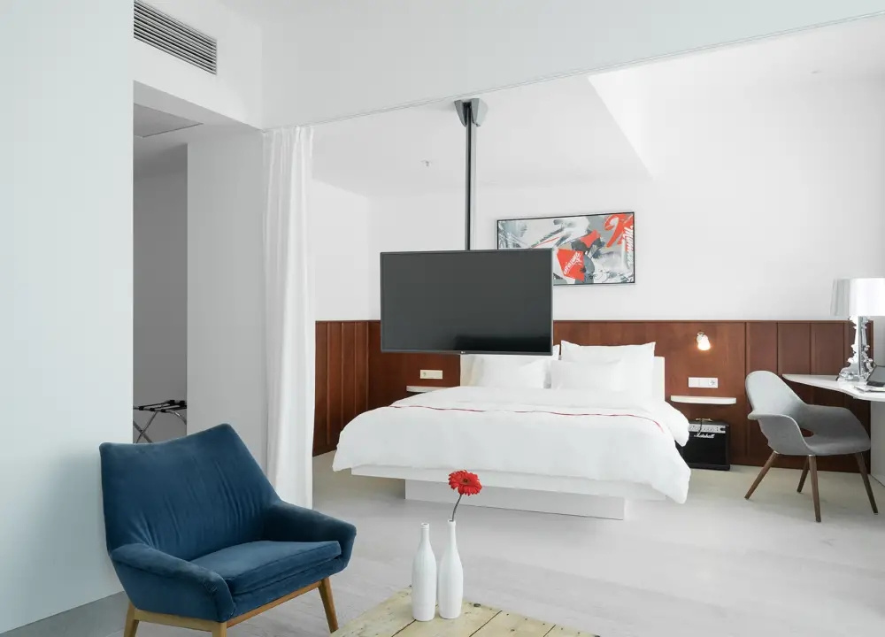 Deck Double room (full double bed)