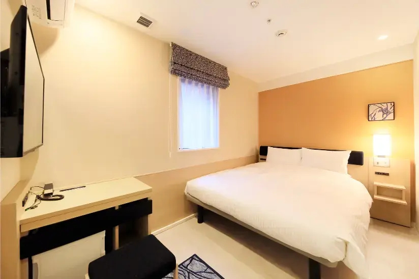 Wide Double room (full double bed)