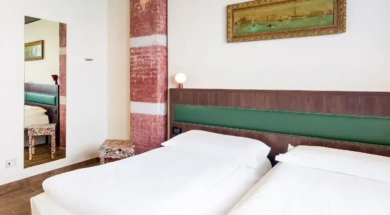 Triple room