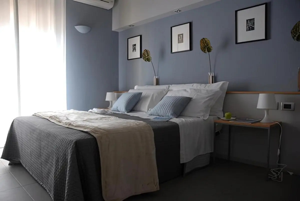 Le Corbusier Double room (full double bed)