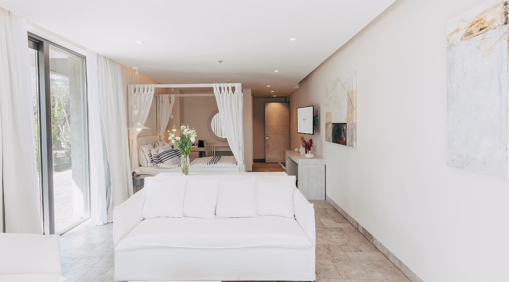 Pool Access Double Junior Suite (full double bed)