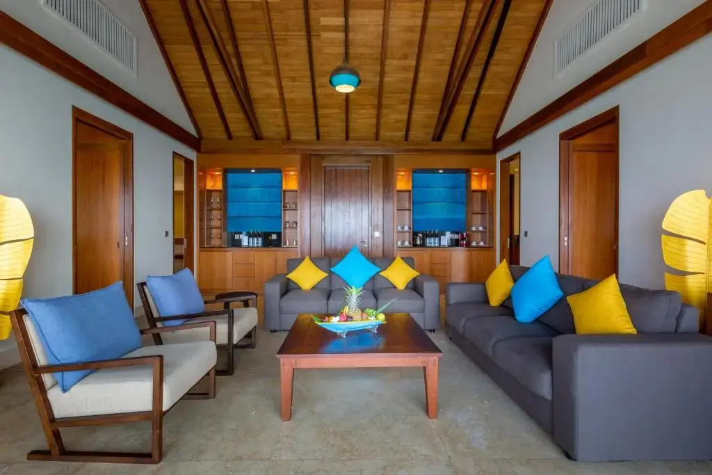 Furaveri Island Resort & Spa