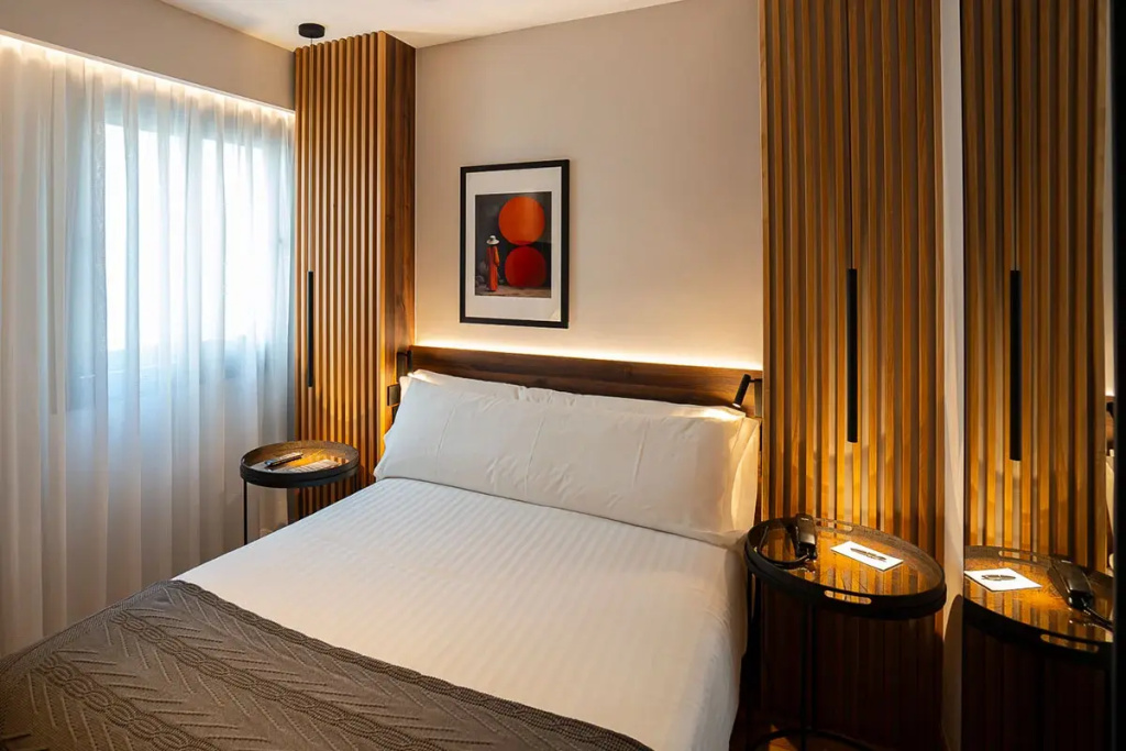 Mini Double room (full double bed)