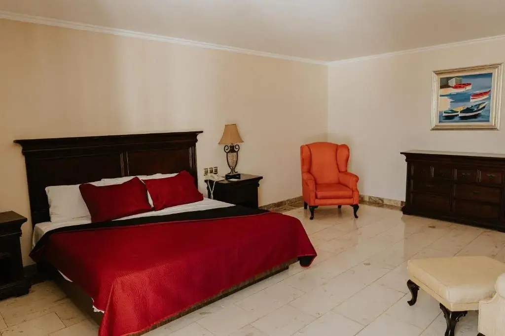 Master Double Suite (full double bed)