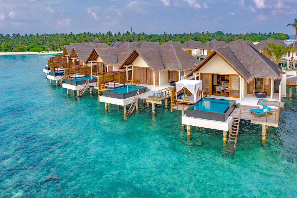 Furaveri Island Resort & Spa