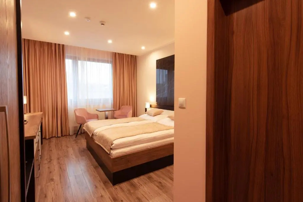 Superior Double room (full double bed)