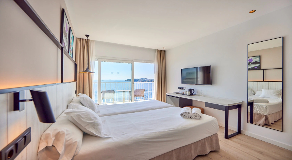 Double room with sea view (twin beds)