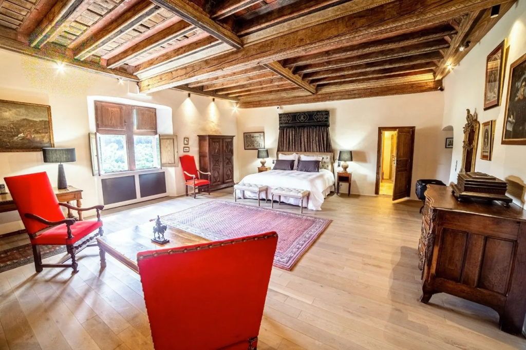 Prince de la Tour d’Auvergne Quadruple Family Suite