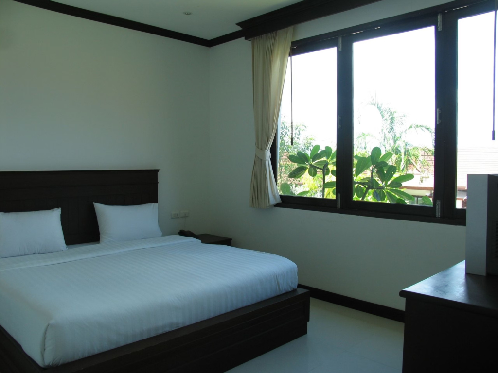 Двухместный полулюкс Samui Home двуспальная кровать в First Bungalow Beach Resort