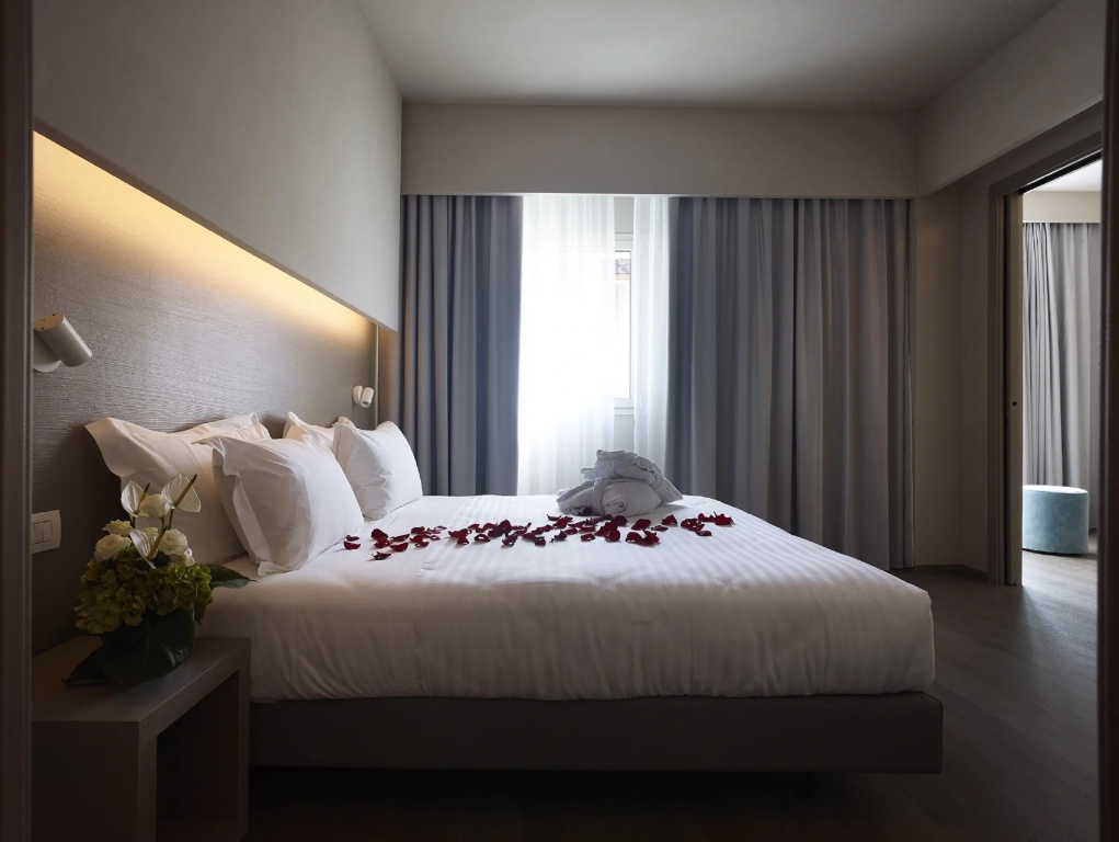 Glance Hotel In Florence Room Type - Double Junior Suite full double bed