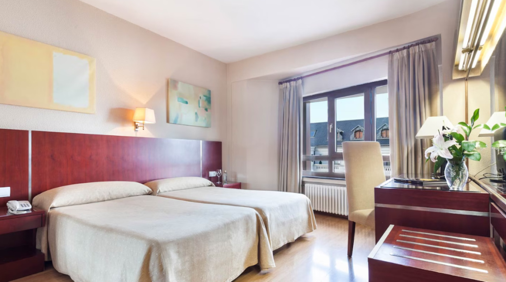 Double room (full double bed)