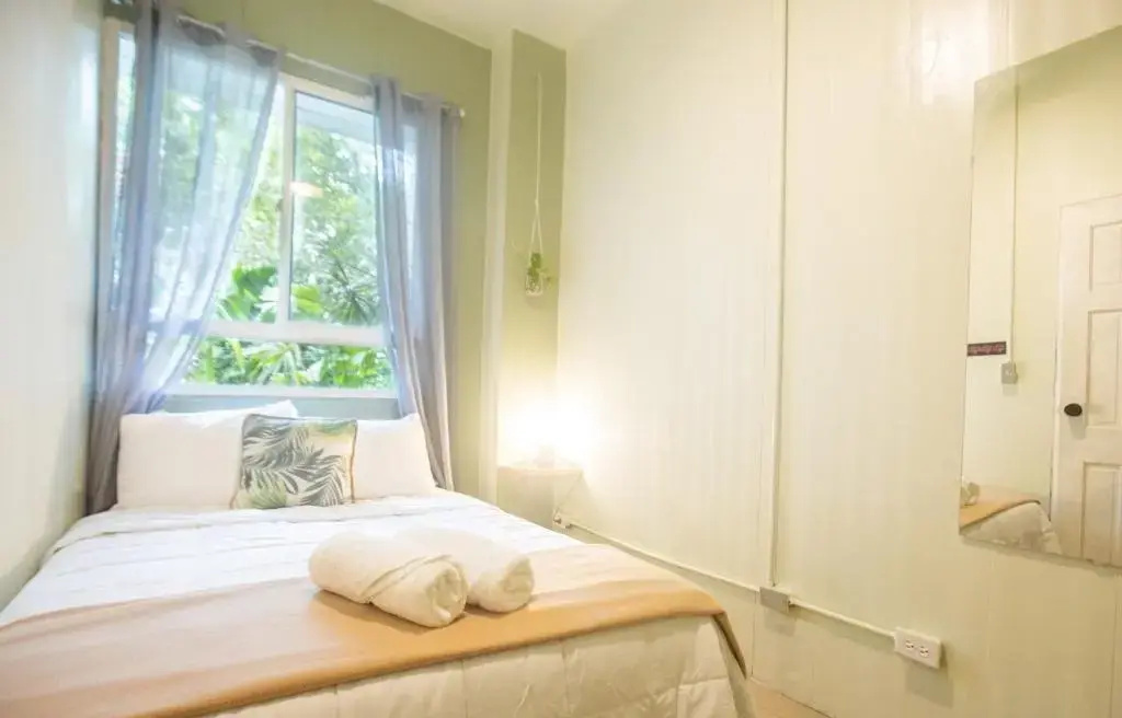 Compact Double room (full double bed)
