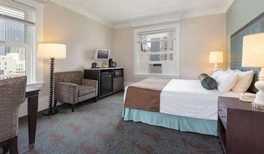 Double Studio (full double bed)