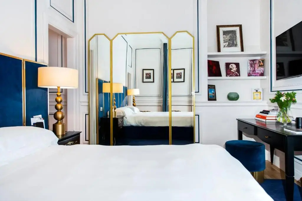 Dama Double Suite (full double bed)